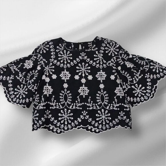 ZARA Women’s/Juniors Trafaluc Embroidered Top in the Size Medium in Black/White - Picture 4 of 9